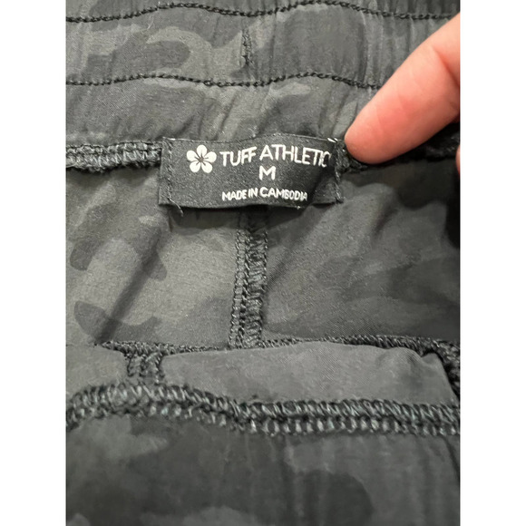 Tuff Athletic Size Medium Gray Camo Running Shorts - Picture 2 of 5